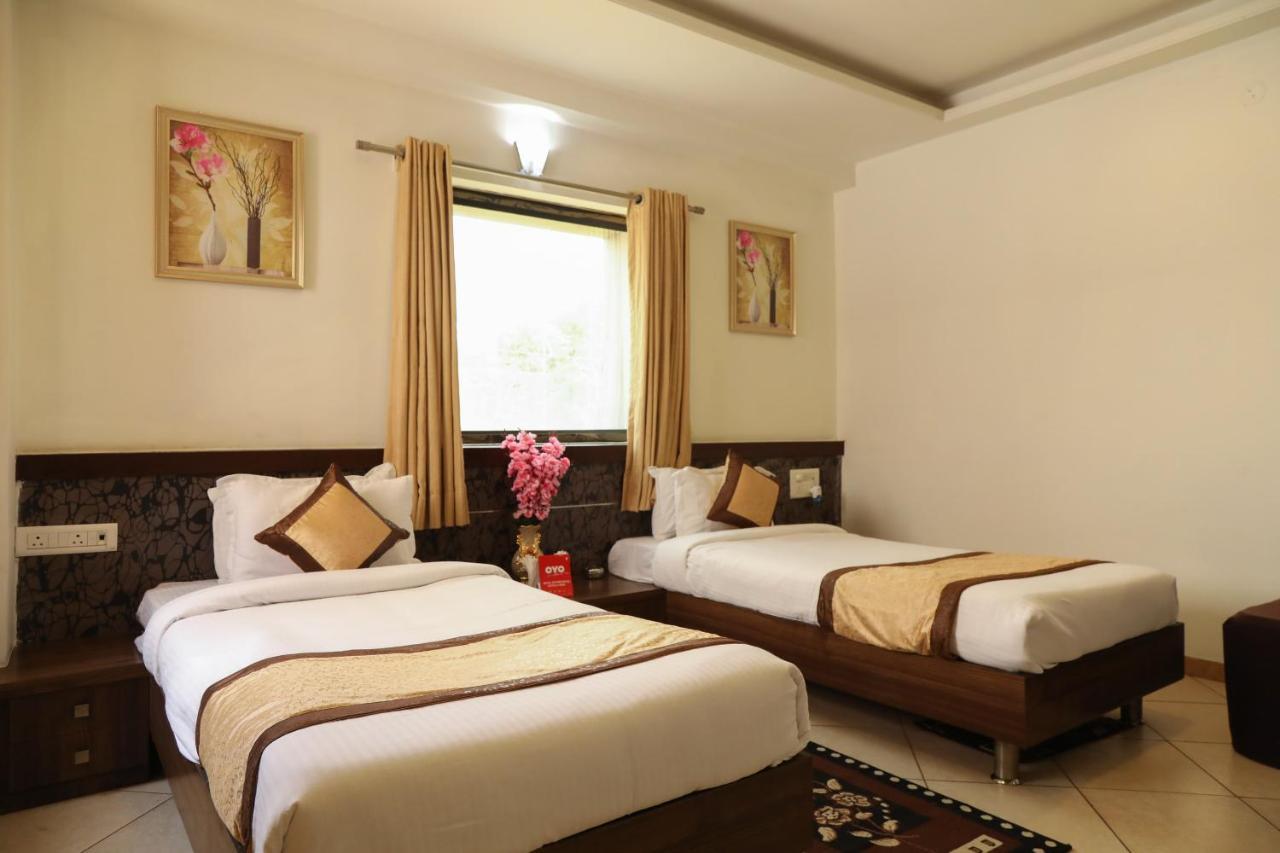 Oyo 10943 Hotel Plus Corporate Khapa  Εξωτερικό φωτογραφία