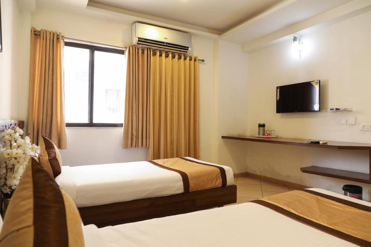 Oyo 10943 Hotel Plus Corporate Khapa  Εξωτερικό φωτογραφία