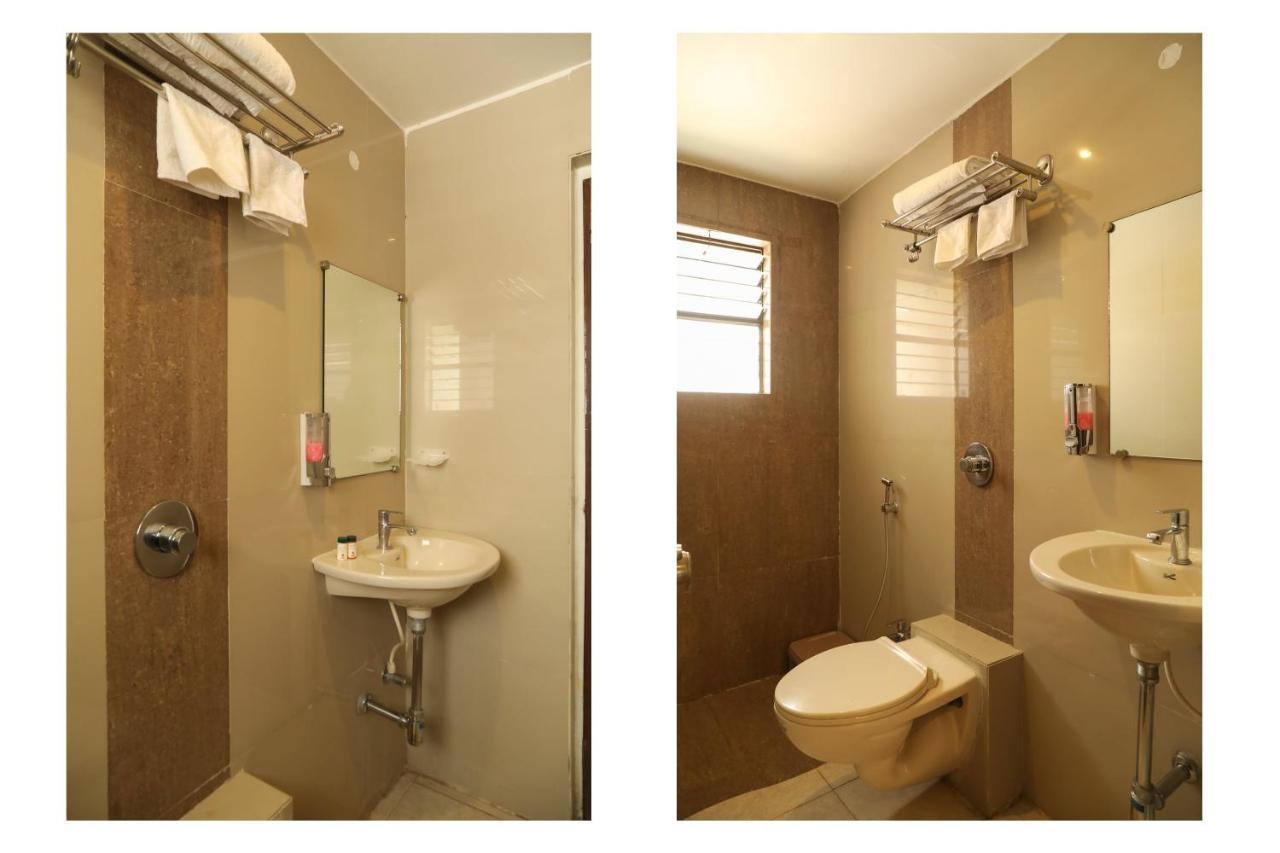 Oyo 10943 Hotel Plus Corporate Khapa  Εξωτερικό φωτογραφία
