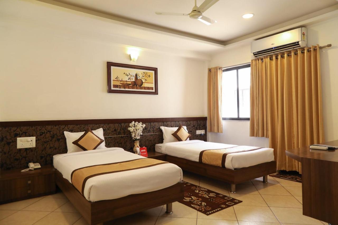 Oyo 10943 Hotel Plus Corporate Khapa  Εξωτερικό φωτογραφία