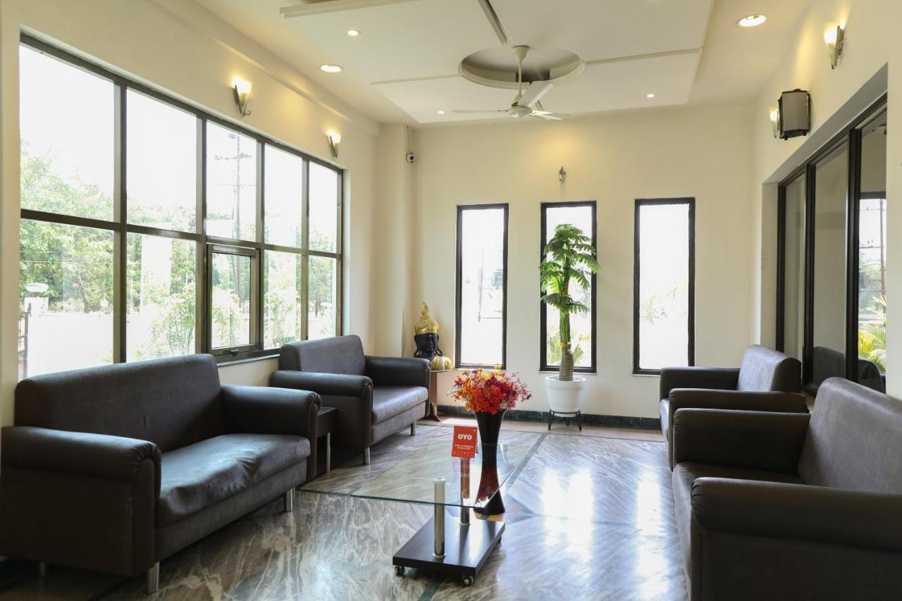 Oyo 10943 Hotel Plus Corporate Khapa  Εξωτερικό φωτογραφία